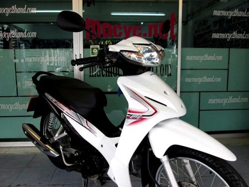 wave 110 i สีขาวดำ พิมนิยม ( สต๊าทมือ ) รถเดือน กุมภาพันธ์ ปี 58 ไมล์ 4 พันโล ฟรีโอน แถม 5 รายการ 31900