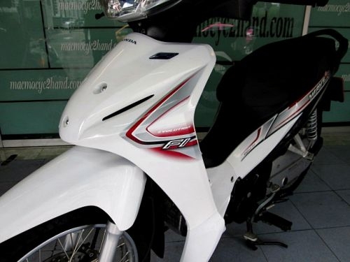 wave 110 i สีขาวดำ พิมนิยม ( สต๊าทมือ ) รถเดือน กุมภาพันธ์ ปี 58 ไมล์ 4 พันโล ฟรีโอน แถม 5 รายการ 31900