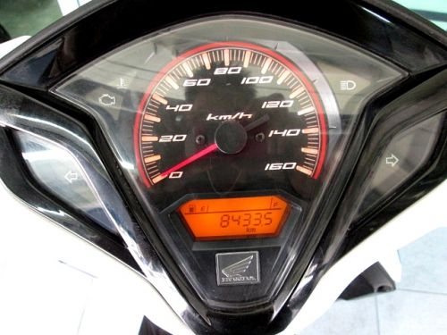 CLICK 125 i สีน้ำเงินขาว  รถเดือน ตุลาคม ปี2555 ไมล์ 8 พันโล โปรโมชั่น แถม 4รายการ