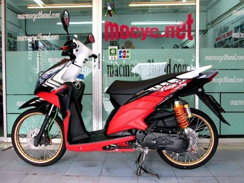 CLICK 110 i สีดำแดง ล้อ DID  รถเดือน กันยายน ปี2554 ไมล์  2 หมื่นโล โปรโมชั่น ฟรีค่าโอน แถม 4 รายการ 18900