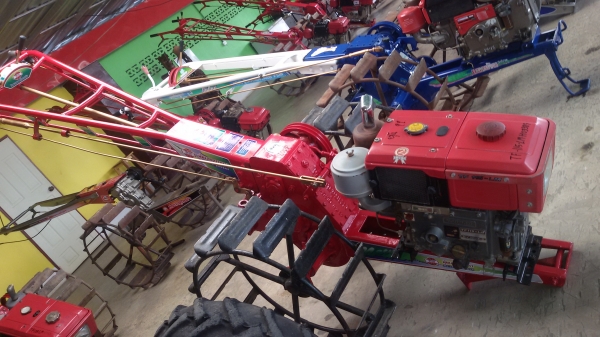 ขายเครื่องยันม้า เอ็ม115พร้อมโครบางนาจะชื่อแต่เครื่องก็ได้ครับราคา23000บาทจะชื่อแต่โครงก็ได้ราคา16500บาท ล้อเหล็ก   ราคารวม39000บาท อยู่ วังบัว คลองขลุง กำแพงเพชร     สนใจสอบุถามได้ที่081 3655997 อ๋าพร  พาเจริญ  ราคาต่อรองได้อีกนะครับ