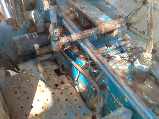 ขาน  FORD 6600 สวยๆสดๆ ระบบไฮดรอลิคดี คับ ราคาต่อ รองได้คับ