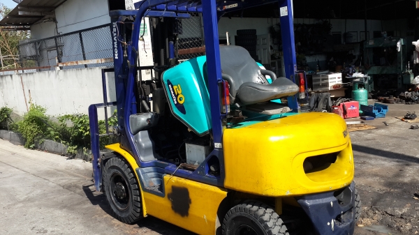 ขาย komatsu fg20t14 สภาพสวย 4.5 เมตร สไลด์