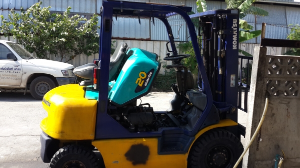 ขาย komatsu fg20t14 สภาพสวย 4.5 เมตร สไลด์