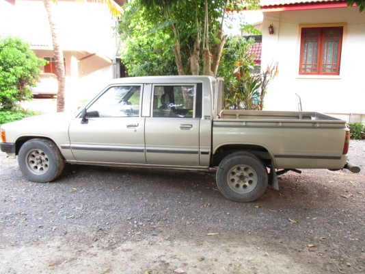 ขาย โตโยต้า4ประตู รถออกเดิม เชียงใหม่มือแรกเลยครับเดิมๆ สีตามอายุสวยๆๆปี2532 ขาย โตโยต้า4ประตู รถออกเดิม เชียงใหม่มือแรกเลยครับเดิมๆ สีตามอายุสวยๆๆปี2532