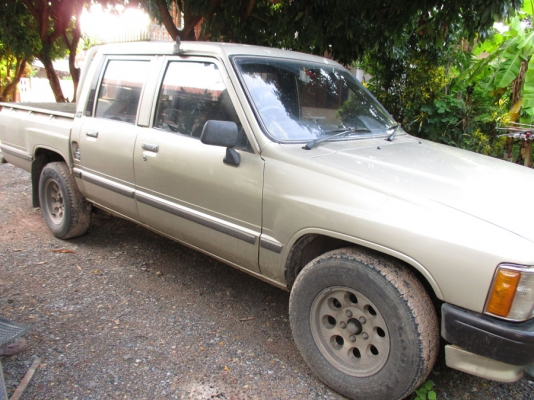 ขาย โตโยต้า4ประตู รถออกเดิม เชียงใหม่มือแรกเลยครับเดิมๆ สีตามอายุสวยๆๆปี2532 ขาย โตโยต้า4ประตู รถออกเดิม เชียงใหม่มือแรกเลยครับเดิมๆ สีตามอายุสวยๆๆปี2532