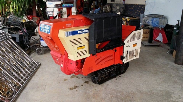 รถนวดข้าวเดินตาม เก่าญี่ปุ่น OSHIMA รุ่น KE35V  สภาพใช้งานได้จริง  นวดข้าวเร็ว ง่าย เคลี่อนย้ายง่าย ทำงานสะดวก คล่องตัว ทนทาน เครื่องยนต์ติดง่าย