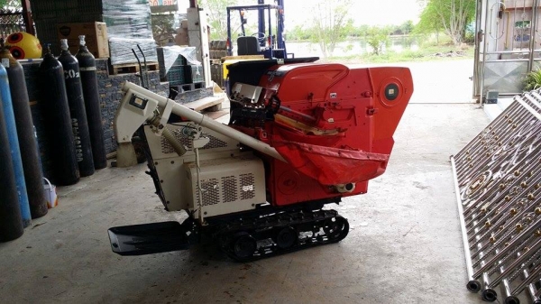 รถนวดข้าวเดินตาม เก่าญี่ปุ่น OSHIMA รุ่น KE35V  สภาพใช้งานได้จริง  นวดข้าวเร็ว ง่าย เคลี่อนย้ายง่าย ทำงานสะดวก คล่องตัว ทนทาน เครื่องยนต์ติดง่าย