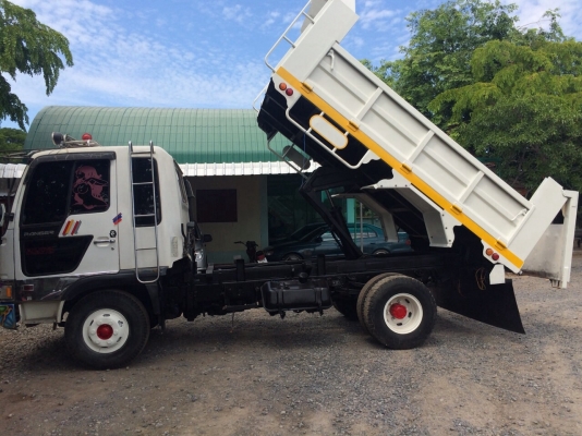 ขายหกล้อด้ัม195แรงHO7Dกะบะยาว3.60ขายสด ผ่อน