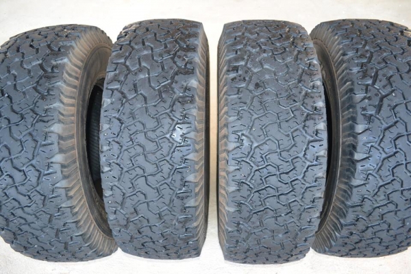 ขายยาง BF ALL 31/10.5/15  สี่เส้น 7500 บาท