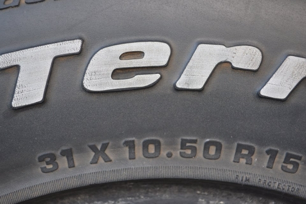 ขายยาง BF ALL 31/10.5/15  สี่เส้น 7500 บาท