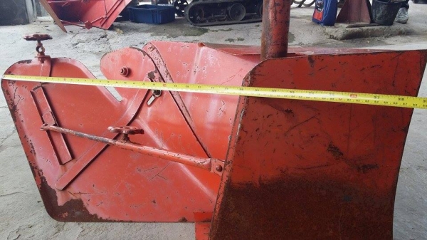 ตัวแหวกร่องด้านเดียว เก่าญี่ปุ่น ใช้ติดกับรถไถเดินตาม หรือรถพรวนดิน ช่วยในการขึ้นร่องไถได้ง่ายและสะดวกขึ้น สภาพดี