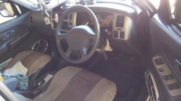 ขายมิตซูบิชิ สตราด้า 4 ประตู ปี 2004 MT 2.8 ขายมิตซูบิชิ สตราด้า 4 ประตู ปี 2004 MT 2.8