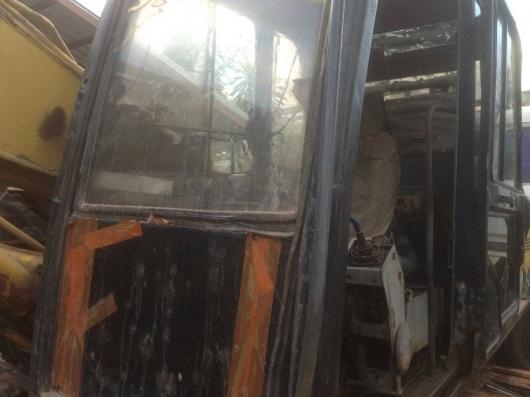 **520,000 บ.ต่อรอง/// แบคโฮ MARK 3 SK200 เก๋งเทา **ขาย KOBELCO MARK 3 SK200 แบคโฮ ยอดนิยม ราคาเบาๆ HYD.EXCAVATOR KOBELCO MARK-3 SK200 S/N18,xxx เก๋งเทาแท้ เครื่องเดิม ปั้มเดิม แน่น แรงดี ทำงานดี เร็ว ไม่โหลดครับ เครื่อง 6D31-6สูบ แน่น ไม่เยิ้ม ปั้มK3V แรง