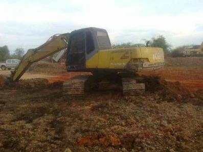 **520,000 บ.ต่อรอง/// แบคโฮ MARK 3 SK200 เก๋งเทา **ขาย KOBELCO MARK 3 SK200 แบคโฮ ยอดนิยม ราคาเบาๆ HYD.EXCAVATOR KOBELCO MARK-3 SK200 S/N18,xxx เก๋งเทาแท้ เครื่องเดิม ปั้มเดิม แน่น แรงดี ทำงานดี เร็ว ไม่โหลดครับ เครื่อง 6D31-6สูบ แน่น ไม่เยิ้ม ปั้มK3V แรง