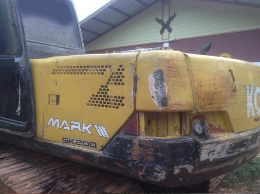 **520,000 บ.ต่อรอง/// แบคโฮ MARK 3 SK200 เก๋งเทา **ขาย KOBELCO MARK 3 SK200 แบคโฮ ยอดนิยม ราคาเบาๆ HYD.EXCAVATOR KOBELCO MARK-3 SK200 S/N18,xxx เก๋งเทาแท้ เครื่องเดิม ปั้มเดิม แน่น แรงดี ทำงานดี เร็ว ไม่โหลดครับ เครื่อง 6D31-6สูบ แน่น ไม่เยิ้ม ปั้มK3V แรง