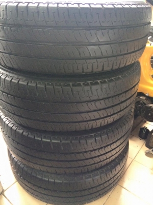 ขายยางกะบะขอบ 15" 205-70R15 ปี 10 Michelin Agilis สภาพสวยๆทั้ง4เส้นขาย 3,500   บาท