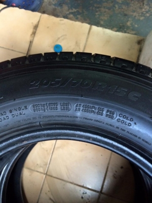 ขายยางกะบะขอบ 15" 205-70R15 ปี 10 Michelin Agilis สภาพสวยๆทั้ง4เส้นขาย 3,500   บาท