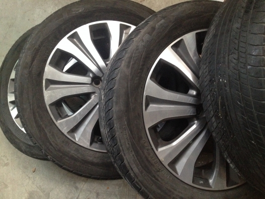 ขายล้อแม็ก HONDA FREED พร้อมยาง 195 55 15 ขายล้อแม็ก HONDA FREED พร้อมยาง 195 55 15