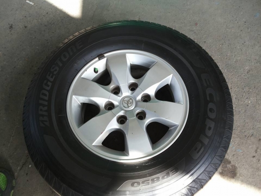 ล้อ fortuner,vigo preruner ขอบ16 ยาง บริสโตน 265 70 16 ปี2014