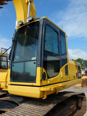 ขาย รถขุด KOMATSU PC200-8 สวยๆเดิมๆ 2,200,000 TEL : 087-0339334 (อ็อฟ) ขาย รถขุด KOMATSU PC200-8 สวยๆเดิมๆ 2,200,000 TEL : 087-0339334 (อ็อฟ)