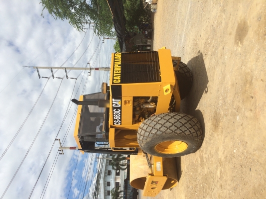 ขายรถบดถนน CATERPILLAR CS563C ตู้เก๋ง 950000 บาท