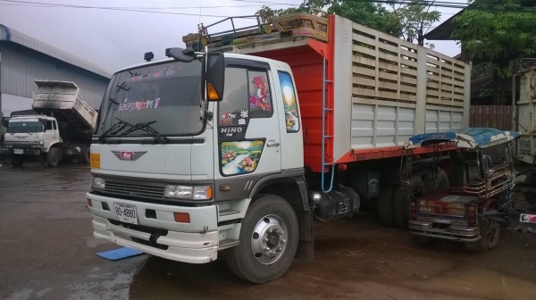 ขาย 10 ล้อดั้ม HINO FM3M มีระบบลำโพงลากพ่วง เครื่องเดิม M10C 240 แรงม้า เกียร์เดิม สโลว์เดิม แอร์เย็น ทะเบียนพร้อมโอนครับ
