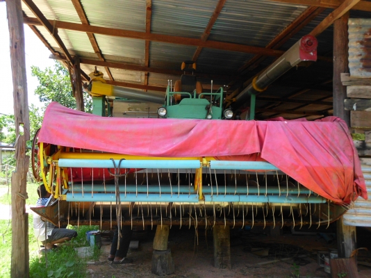 ขายรถเกี่ยวข้าว ไทยเจริญ อุ้ม2.5ตัน เครื่องฮีโน่ 220เทอร์โบ ตัวเดิน 12 ปั้มคู22 สนใจโทร 0808255385,0810707634ฉลาดศิลป์