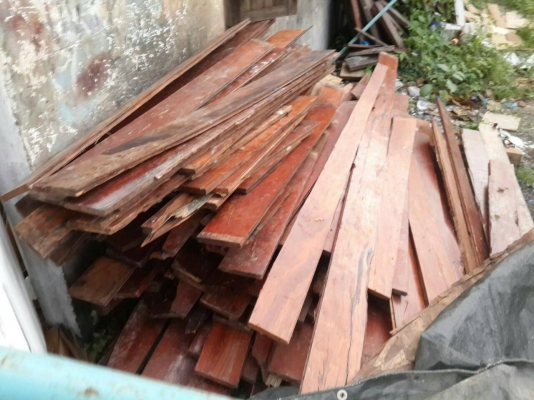 ไม้พื้นมะค่า 5.5 นิ้วสภาพเดิมๆครับไม้เก่าหนาประมาณ 2.2 ซ.ม ไม้พื้น หน้ากว้าง 5.5 นิ้ว ยาว 1-3 เมตรครับ มีจำนวนจำกัดครับ ราคานี้เป็นตารางเมตรครับ ไม้พื้นมะค่า 5.5 นิ้วสภาพเดิมๆครับไม้เก่าหนาประมาณ 2.2 ซ.ม ไม้พื้น หน้ากว้าง 5.5 นิ้ว ยาว 1-3 เมตรครับ มีจำนวนจำกัดครับ ราคานี้เป็นตารางเมตรครับ