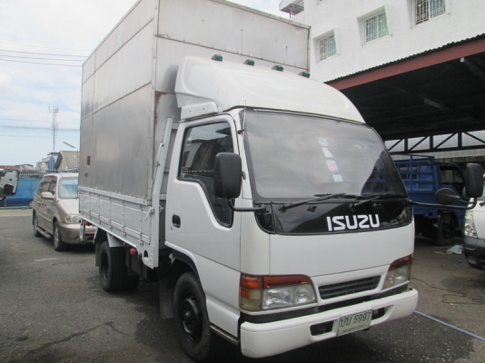 ขายIsuzu NKR 6ล้อ หัวการ์ตูน ไม่ติดเวลา ปี10.