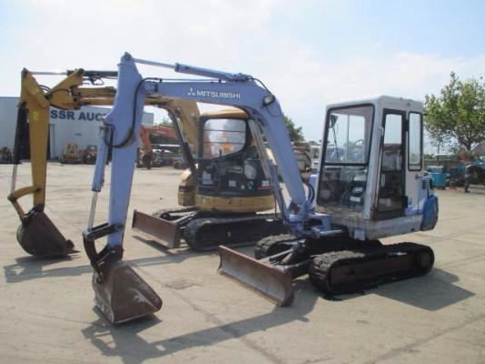 ขายรถขุดMITSUBISHI  MM35B  (หัวเก๋ง) เก่านอกแท้100\% เครื่องดีระบบดี