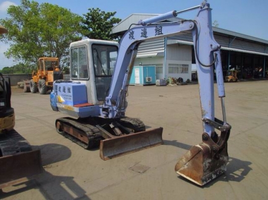 ขายรถขุดMITSUBISHI MM35B (หัวเก๋ง) เก่านอกแท้100\% เครื่องดีระบบดี ขายรถขุดMITSUBISHI MM35B (หัวเก๋ง) เก่านอกแท้100\% เครื่องดีระบบดี