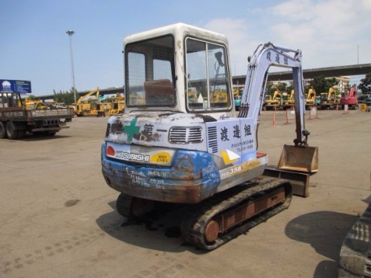ขายรถขุดMITSUBISHI MM35B (หัวเก๋ง) เก่านอกแท้100\% เครื่องดีระบบดี ขายรถขุดMITSUBISHI MM35B (หัวเก๋ง) เก่านอกแท้100\% เครื่องดีระบบดี
