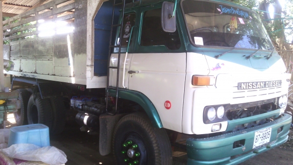ขายรถ 10ล้อ นิทสัน ดั้มสวยพร้อมใช้งานสนใจ0869384644 ขายรถ 10ล้อ นิทสัน ดั้มสวยพร้อมใช้งานสนใจ0869384644