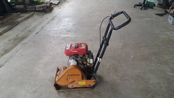 เครื่องตบดิน ROBIN รุ่น EY15  เก่าญี่ปุ่น สภาพดีพร้อมใช้งาน สามารถใช้ตบหรืออัดเนื้อดินให้แน่น ช่วยประหยัดแรง