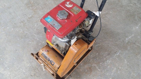 เครื่องตบดิน ROBIN รุ่น EY15  เก่าญี่ปุ่น สภาพดีพร้อมใช้งาน สามารถใช้ตบหรืออัดเนื้อดินให้แน่น ช่วยประหยัดแรง