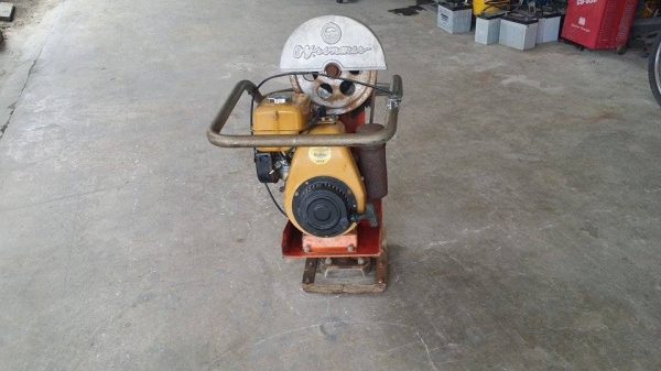 เครื่องตบดิน ROBIN รุ่น EC10  เก่าญี่ปุ่น สภาพดีพร้อมใช้งาน สามารถใช้ตบหรืออัดเนื้อดินให้แน่น