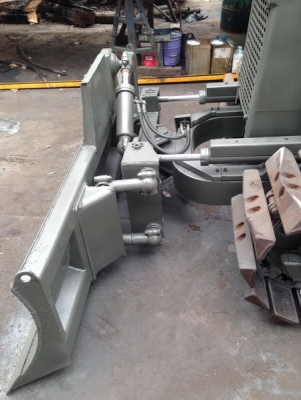 Mitsubishi BD2F รถแทรคเตอร์ตีนตะขาบ Mitsubishi BD2F รถแทรคเตอร์ตีนตะขาบ