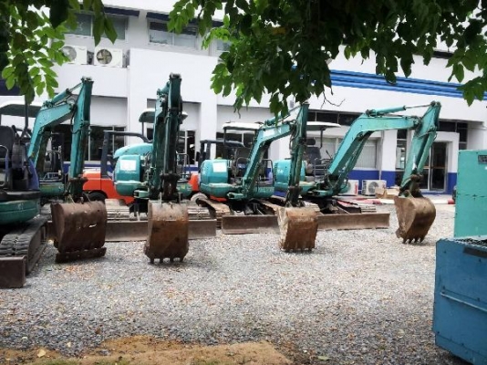 รถขุด PC30-7, PC40-7 รถนอกนำเข้าจากญี่ปุ่น โทร. 0813062283