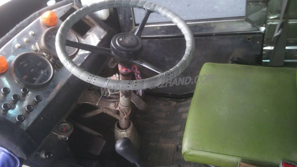 รถบัส ยี่ห้อ BENZ ขนาดความยาว  6.50  เมตร   24  ที่นั่ง เครื่อง DQ100  90 แรงม้า