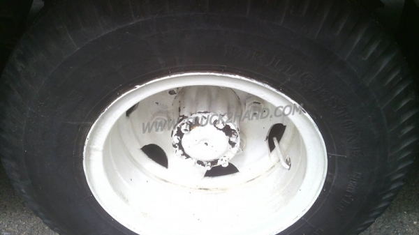 รถบัส ยี่ห้อ BENZ ขนาดความยาว  6.50  เมตร   24  ที่นั่ง เครื่อง DQ100  90 แรงม้า