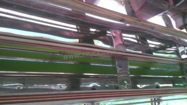 รถบัส ยี่ห้อ BENZ ขนาดความยาว  6.50  เมตร   24  ที่นั่ง เครื่อง DQ100  90 แรงม้า