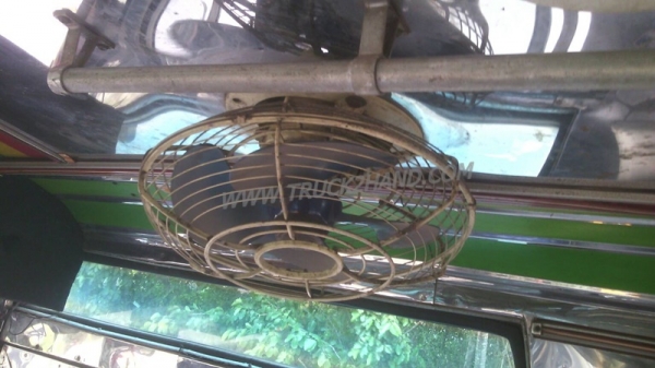 รถบัส ยี่ห้อ BENZ ขนาดความยาว  6.50  เมตร   24  ที่นั่ง เครื่อง DQ100  90 แรงม้า