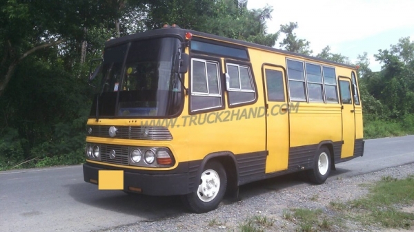 รถบัส ยี่ห้อ BENZ ขนาดความยาว  6.50  เมตร   24  ที่นั่ง เครื่อง DQ100  90 แรงม้า