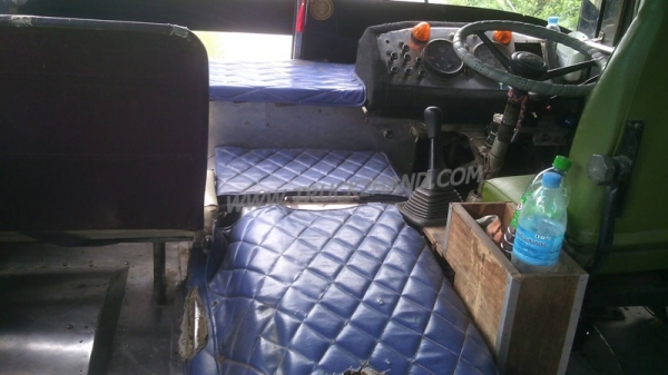 รถบัส ยี่ห้อ BENZ ขนาดความยาว  6.50  เมตร   24  ที่นั่ง เครื่อง DQ100  90 แรงม้า