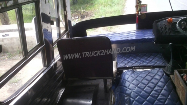 รถบัส ยี่ห้อ BENZ ขนาดความยาว  6.50  เมตร   24  ที่นั่ง เครื่อง DQ100  90 แรงม้า