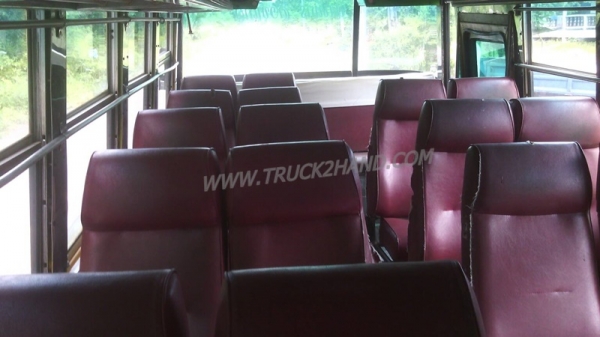 รถบัส ยี่ห้อ BENZ ขนาดความยาว  6.50  เมตร   24  ที่นั่ง เครื่อง DQ100  90 แรงม้า