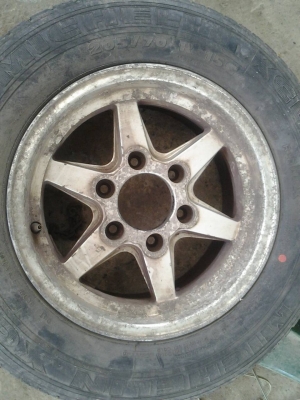 ล้อ 15*7 / 6 รู 139 พร้อมยางสวย ๆ 1 ชุด 5800 ทำสี ปัดเงาเพิ่ม 600