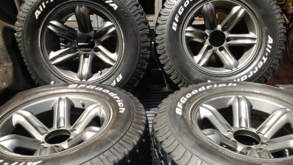 ขายล้อใหม่ ล้อเล็บเหยี่ยว Rhino 8 x 16 พร้อมยาง BF ขายล้อใหม่ ล้อเล็บเหยี่ยว Rhino 8 x 16 พร้อมยาง BF