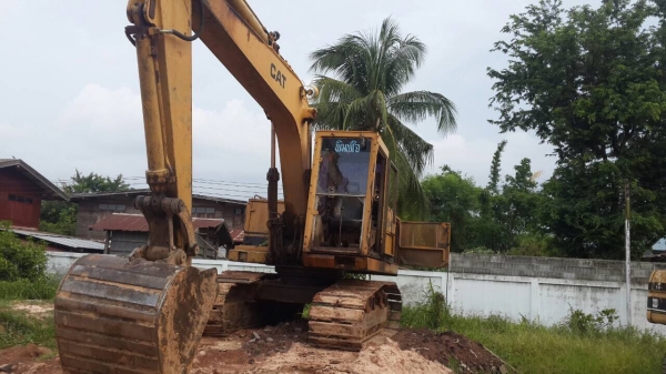 CAT215Bทะเบียนพร้อมโอนครับ